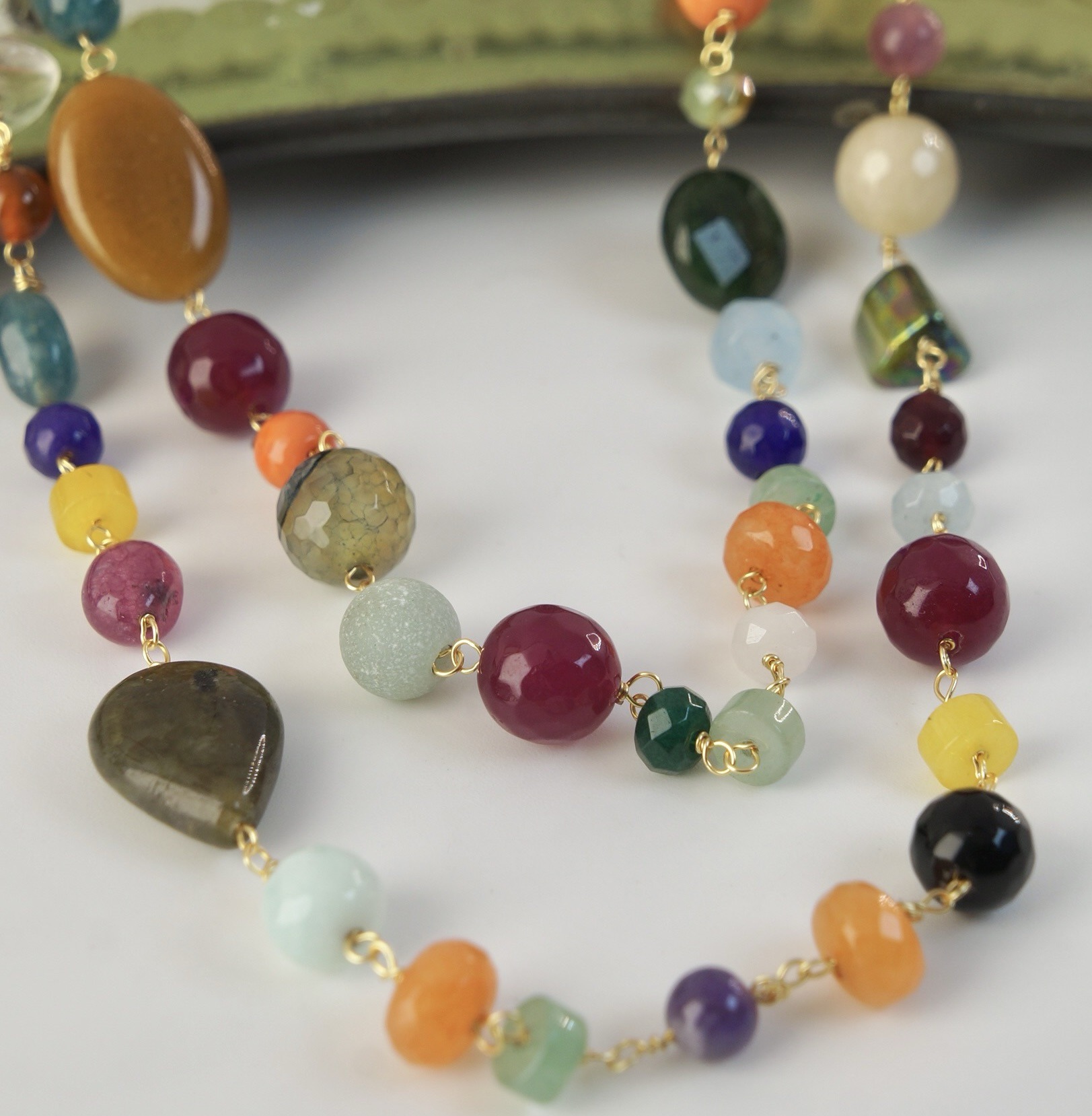 COLLAR MIX PIEDRAS NATURALES ENCHAPADO EN ORO
