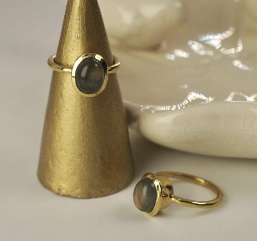 ANILLO SIMPLE PIEDRA NATURAL ENCHAPADO EN ORO - Imagen 3