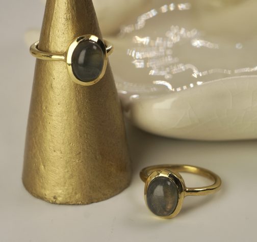 ANILLO SIMPLE PIEDRA NATURAL ENCHAPADO EN ORO