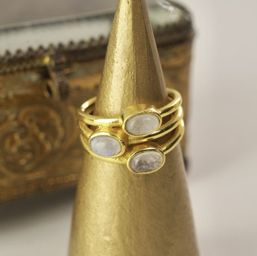 ANILLO TRIPLE BANDA PIEDRA NATURAL OPALO ENCHAPADO EN ORO