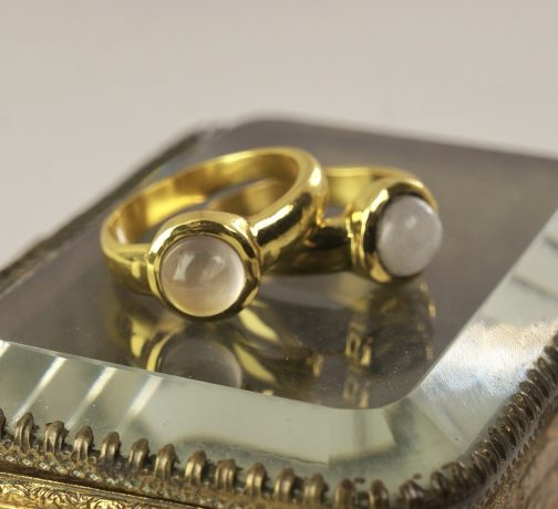 ANILLO SIMPLE PIEDRA NATURAL ENCHAPADO EN ORO